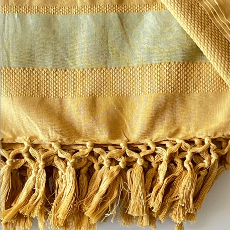 Fouta en coton biologique coloris SUNFLOWER. Tissage à plat et tissage nid d'abeille alternant rayures bicolores