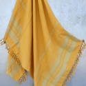 Fouta en coton biologique coloris SUNFLOWER. Tissage à plat et tissage nid d'abeille alternant rayures bicolores