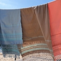 Fouta en coton biologique coloris EARTH. Tissage à plat et tissage nid d'abeille alternant rayures bicolores