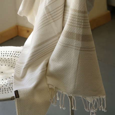 Fouta en coton biologique coloris GINGER. Tissage jacquard nid d'abeilles